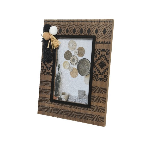 Fotolijst mdf aztec met wollen kwastjes 17x22x2cm