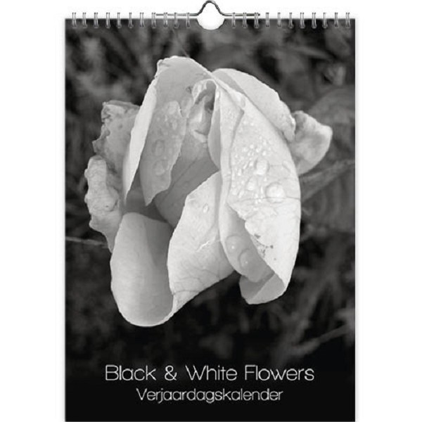 Verjaardagskalender Black &white flowers 18x25cm